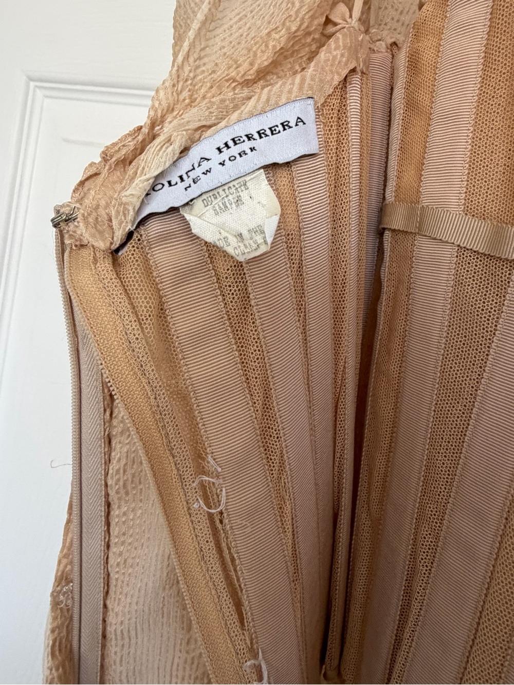 Carolina Herrera Cream Maxi Dress with corset size 0 - Picture 2 of 16